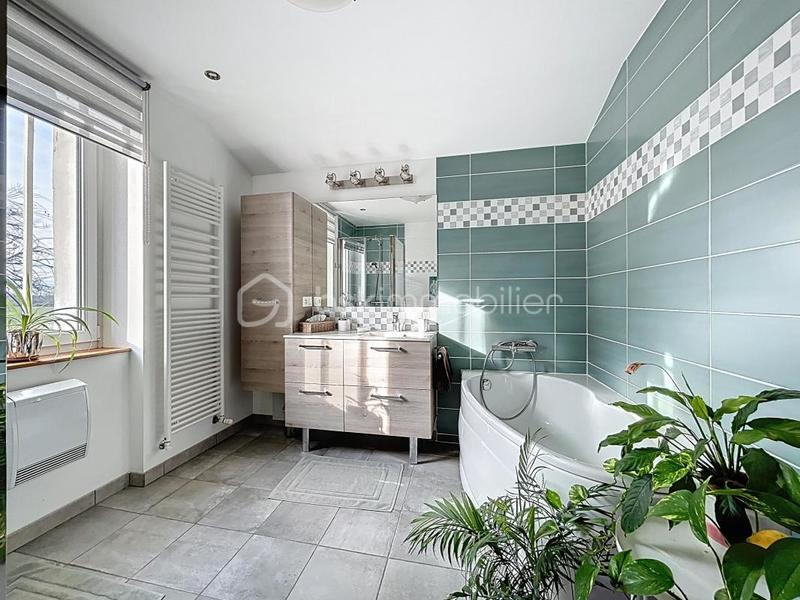 Corps de ferme - 300 m² - 8 pièces