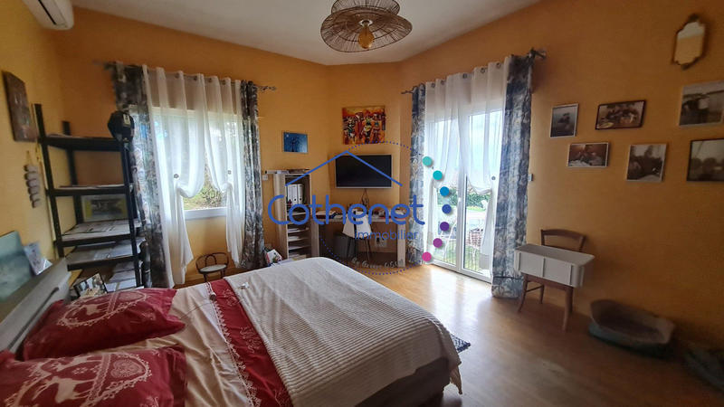 Maison - 232 m² - 5 pièces