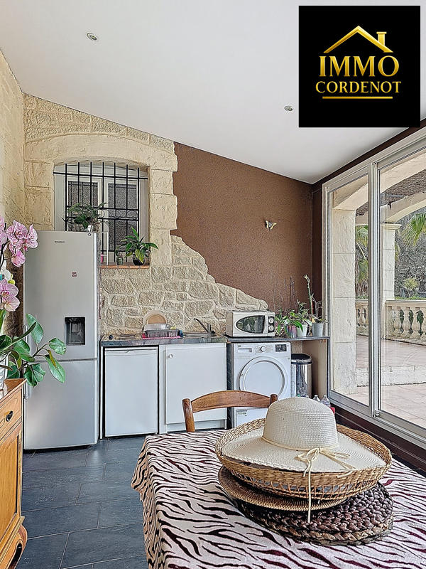 Villa - 250 m² - 6 pièces