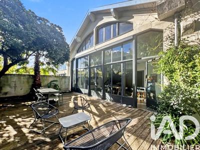 Maison - 225 m² - 7 pièces