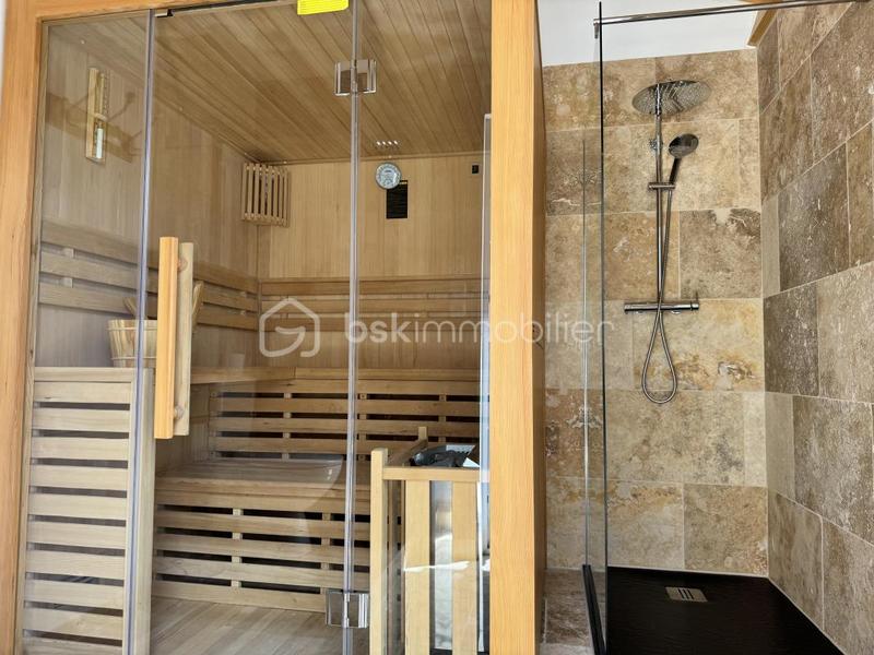 Corps de ferme - 350 m² - 13 pièces