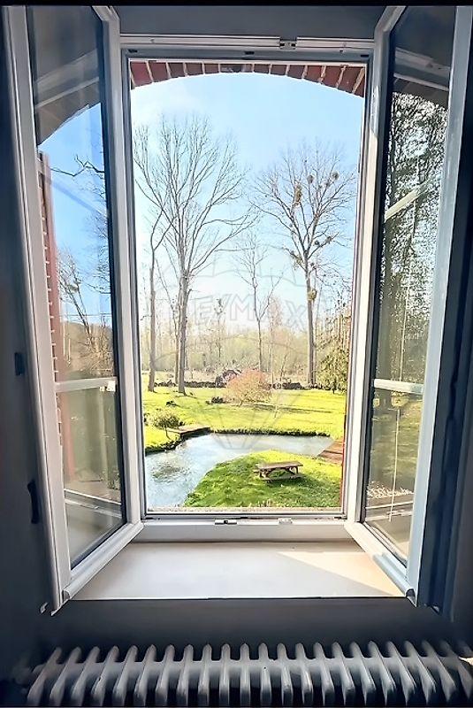 Maison - 242 m² - 6 pièces