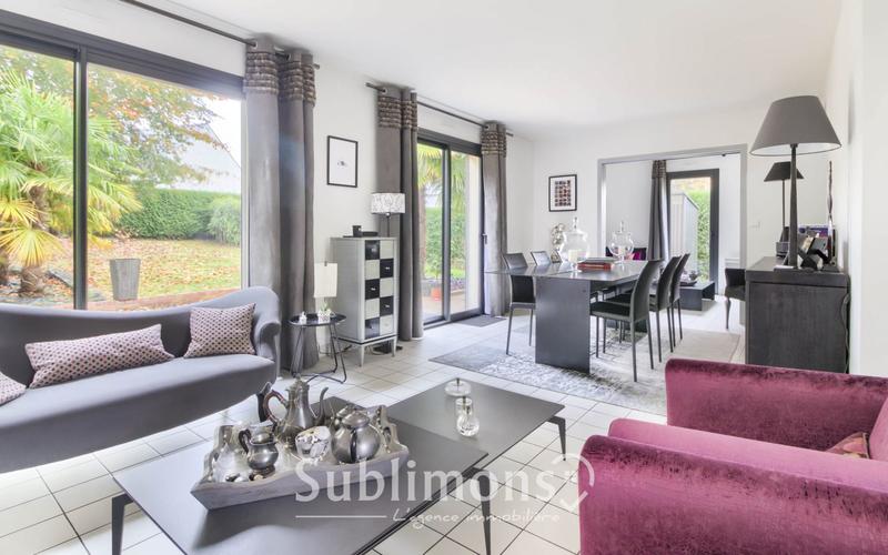 Maison traditionnelle - 163 m² - 8 pièces