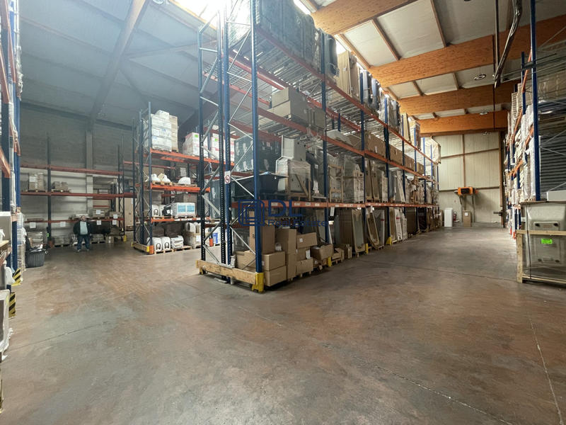 Entrepôt - 1 657 m²