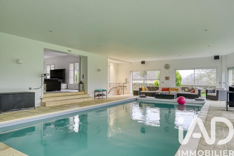 Maison de maîtres - 244 m² - 9 pièces