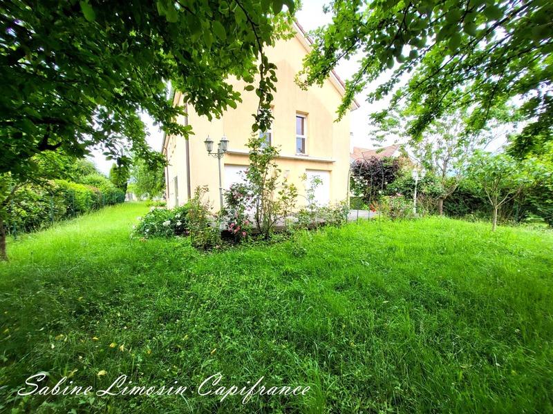 Maison - 215 m² - 8 pièces