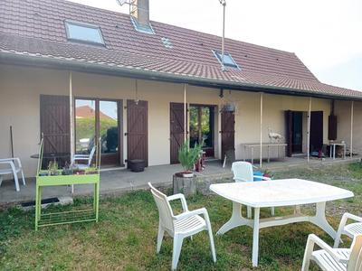 Maison - 110 m² - 9 pièces
