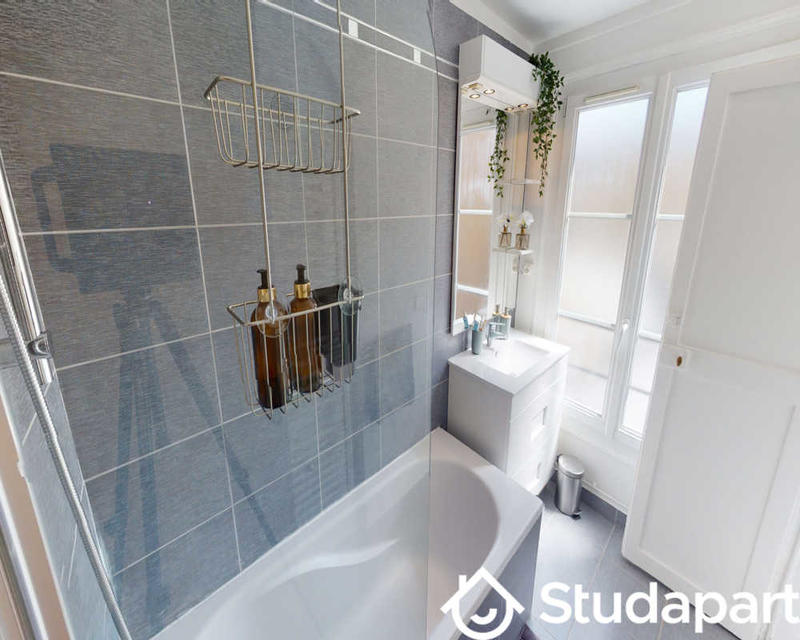 Chambre - 80 m² - 1 pièce