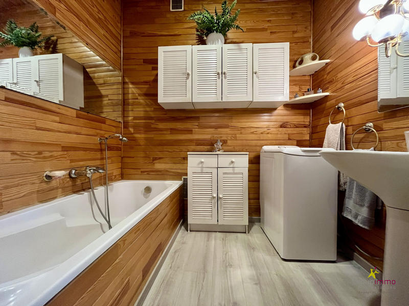 Appartement - 95 m² - 3 pièces