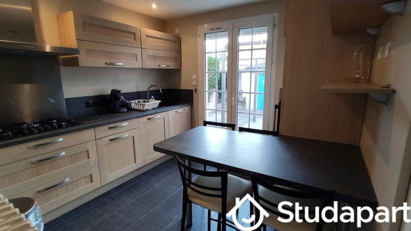 Chambre - 10 m² - 1 pièce