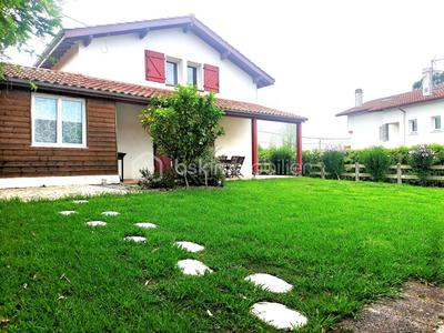 Maison - 86 m² - 4 pièces