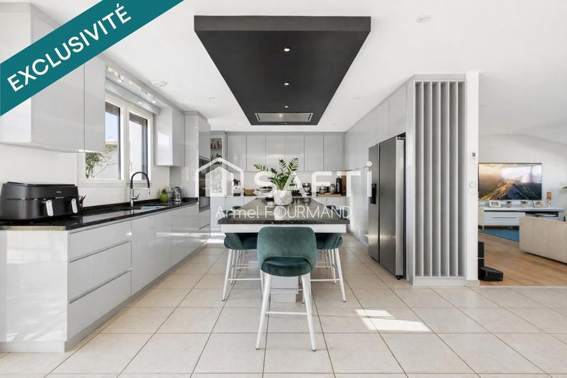 Maison - 180 m² - 7 pièces