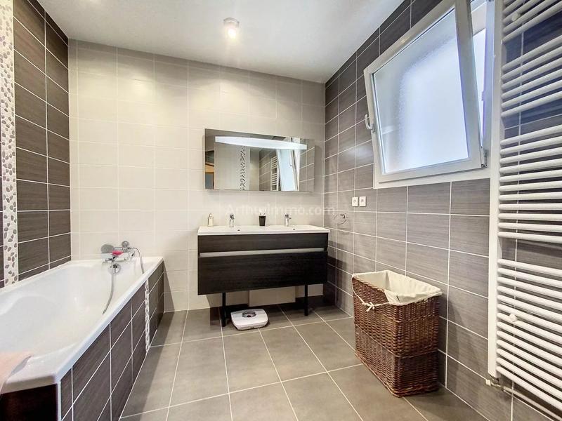 Maison - 190 m² - 7 pièces