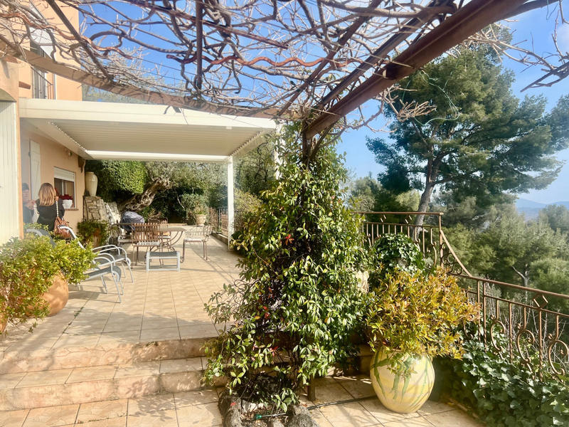 Maison - 200 m² - 6 pièces