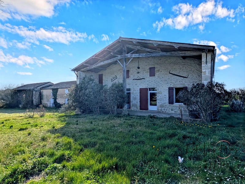 Maison - 292 m² - 9 pièces