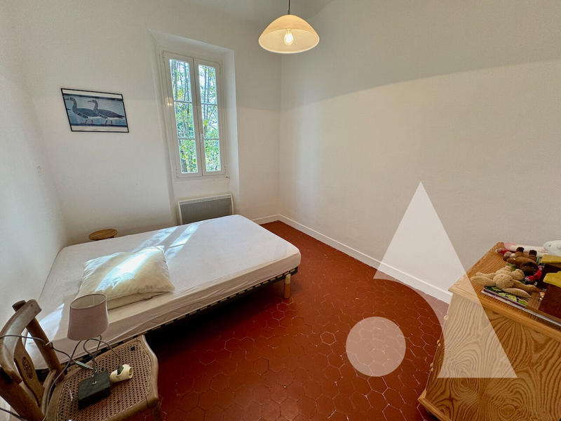 Maison - 250 m² - 11 pièces