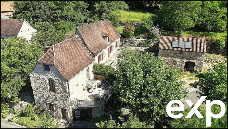 Maison traditionnelle - 157 m² - 6 pièces