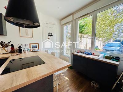 Maison - 95 m² - 6 pièces