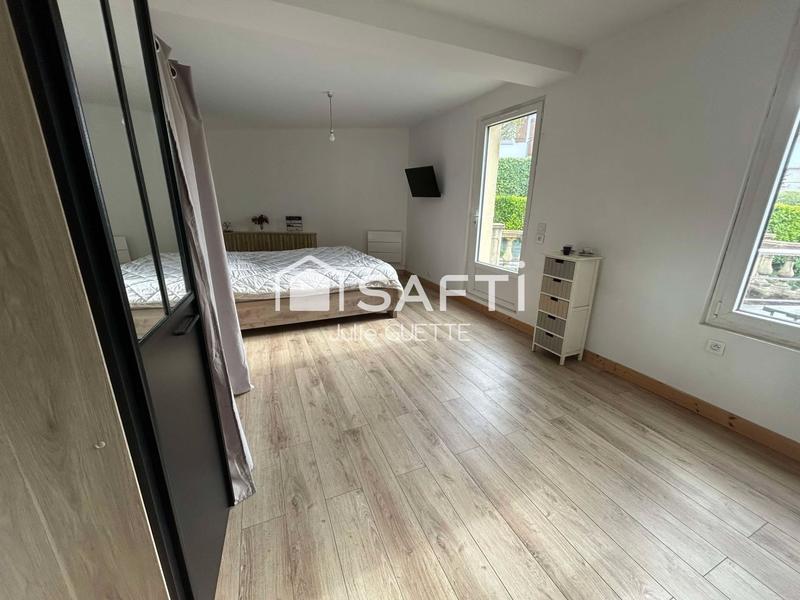 Maison - 275 m² - 10 pièces