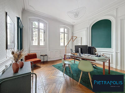 Appartement - 204 m² - 7 pièces