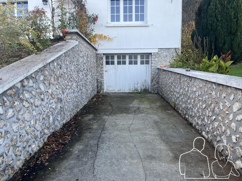 Maison traditionnelle - 156 m² - 5 pièces