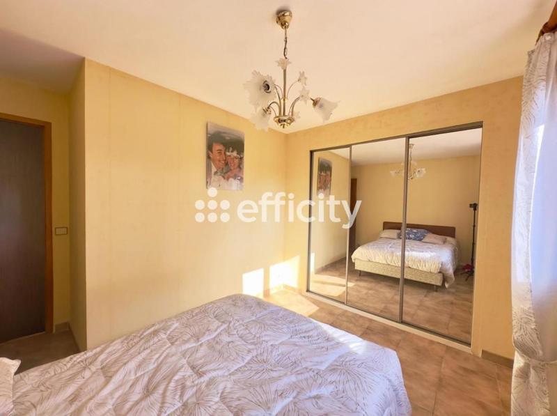 Maison - 220 m² - 7 pièces