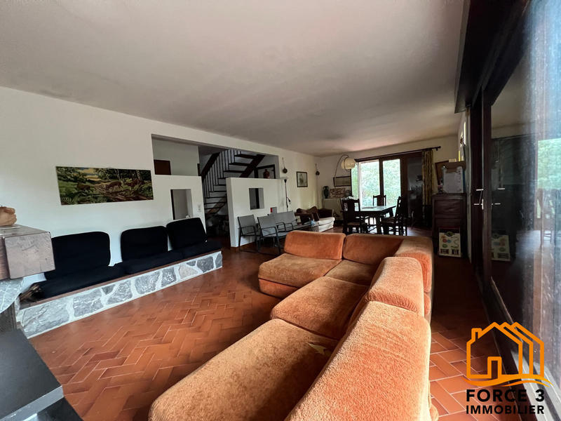 Maison - 130 m² - 8 pièces