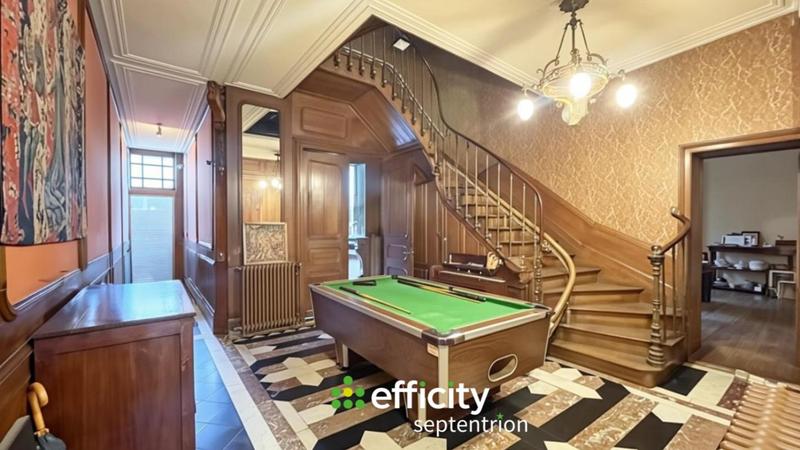 Maison - 320 m² - 10 pièces