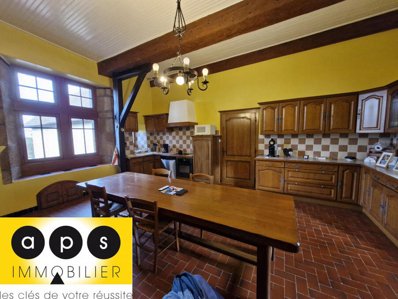 Maison - 200 m² - 10 pièces