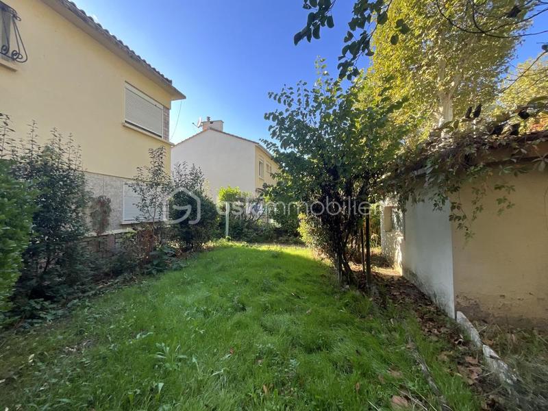 Maison - 180 m² - 8 pièces