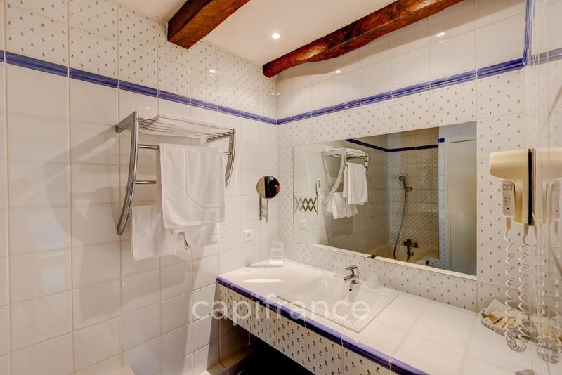 Propriété - 315 m² - 10 pièces