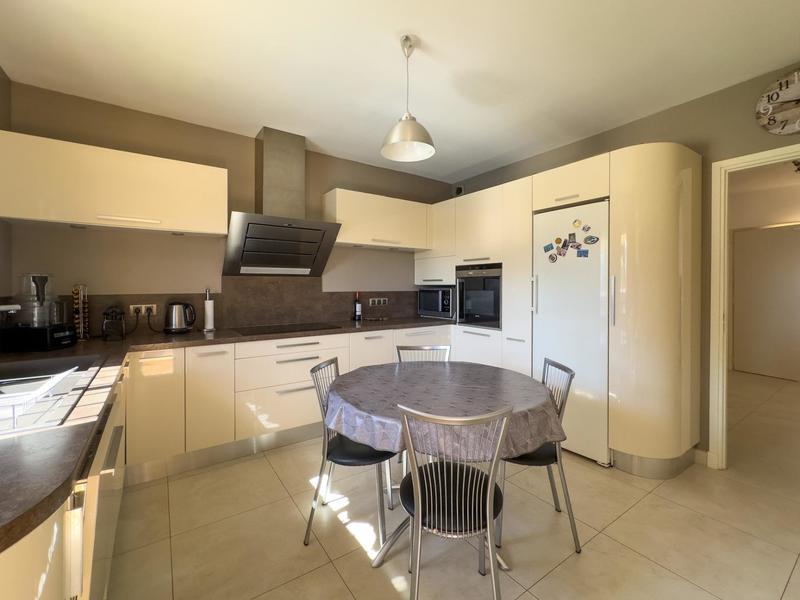 Villa - 195 m² - 6 pièces