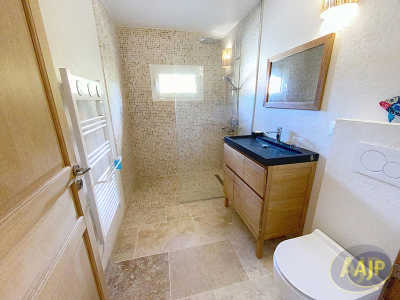 Maison - 174 m² - 7 pièces