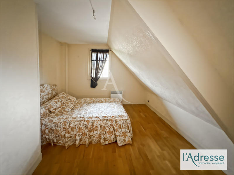 Maison - 90 m² - 5 pièces