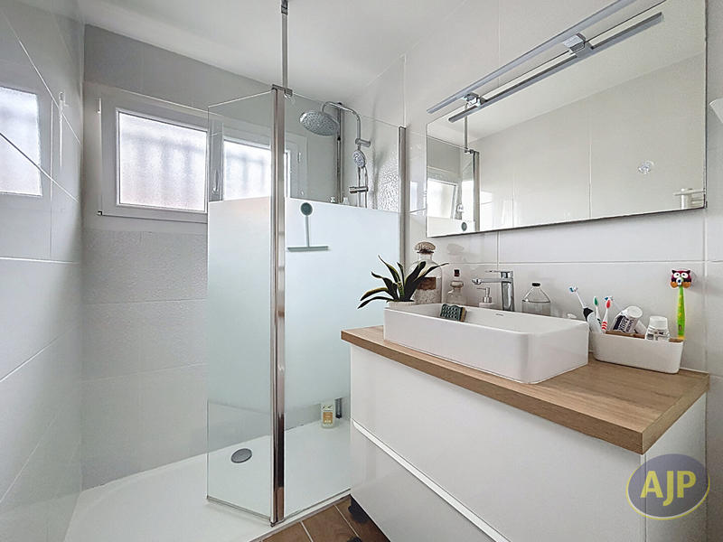 Maison - 102 m² - 5 pièces