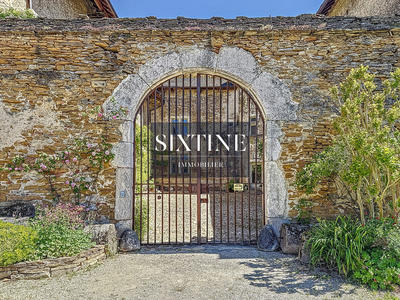 Château - 500 m² - 12 pièces