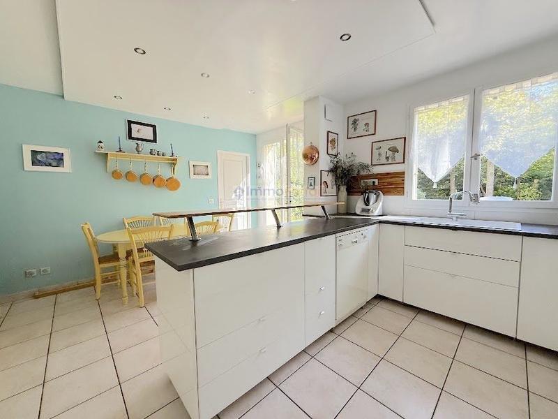 Maison - 180 m² - 7 pièces