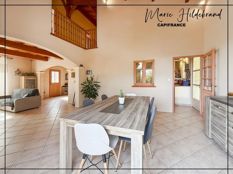 Maison - 235 m² - 7 pièces