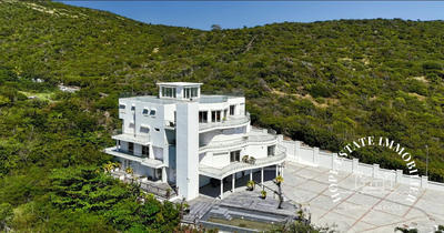 Villa - 1 100 m² - 25 pièces