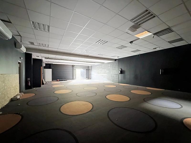 Bureau - 475 m² - 1 pièce