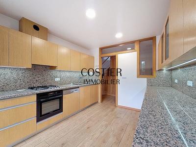 Maison traditionnelle - 95 m² - 5 pièces