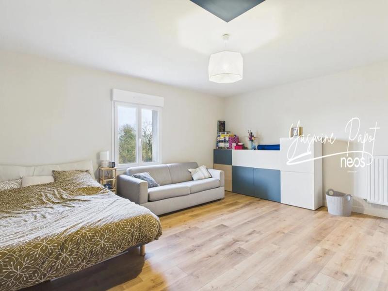 Maison - 220 m² - 8 pièces