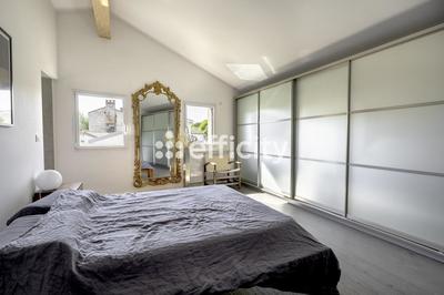 Maison - 202 m² - 6 pièces