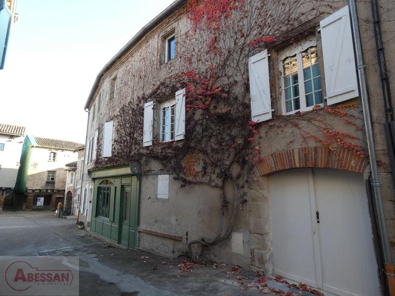 Maison de village - 250 m² - 9 pièces