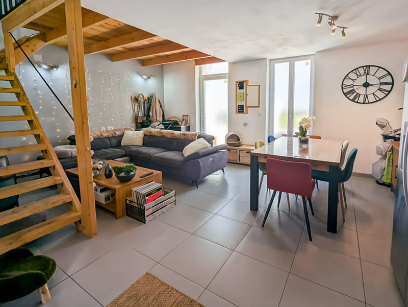 Maison - 90 m² - 5 pièces
