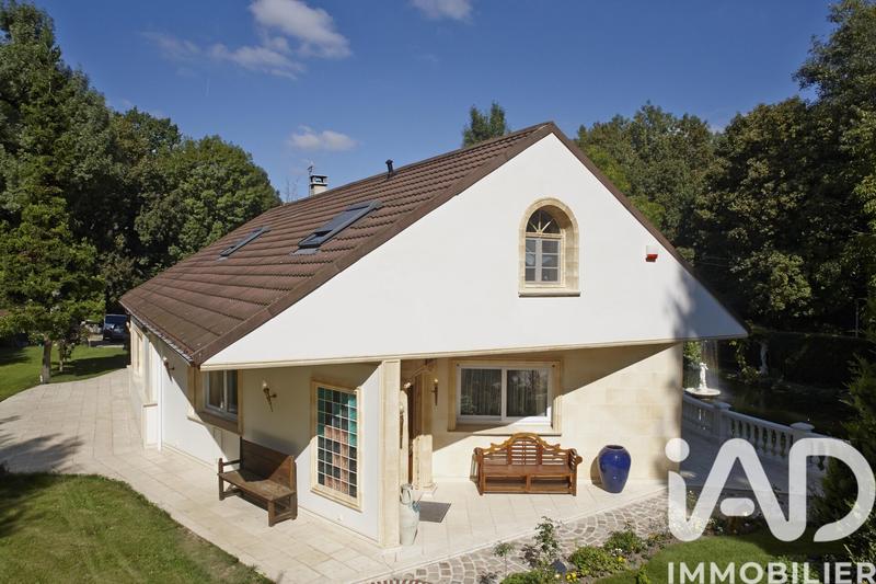 Maison - 296 m² - 10 pièces