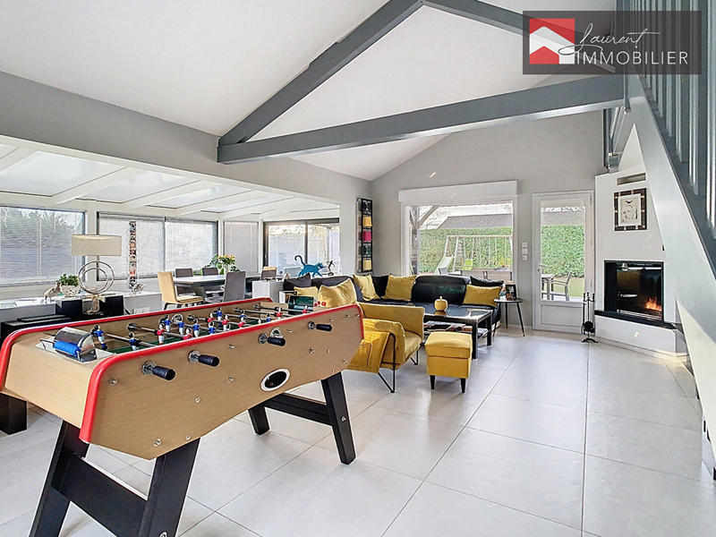 Maison - 201 m² - 6 pièces