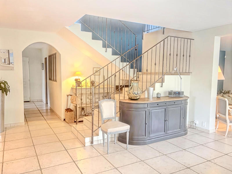 Maison - 310 m² - 8 pièces