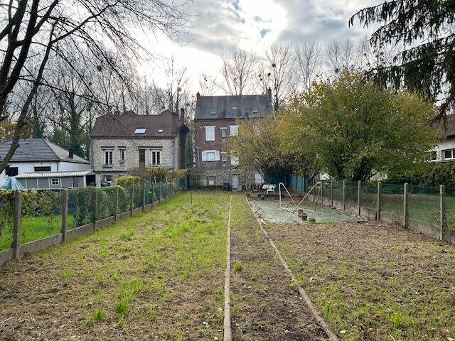 Maison - 210 m² - 9 pièces