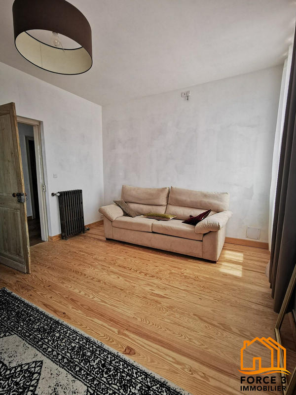 Maison - 250 m² - 11 pièces